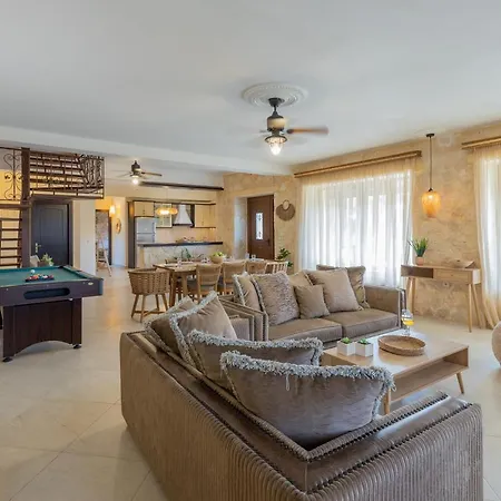 Piedra Villa Troianata