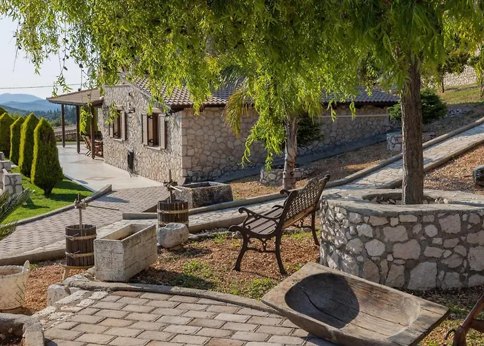 Piedra Villa *